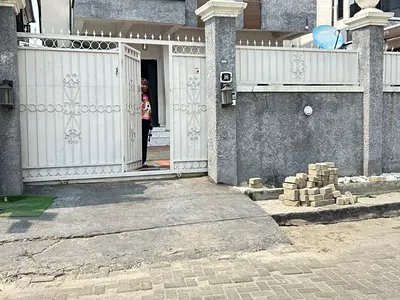 * Luxury 5-Bedroom Detached Duplex + BQ in Chevy