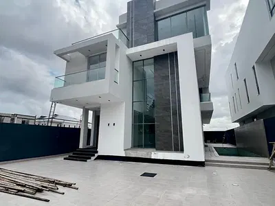 5 Bed