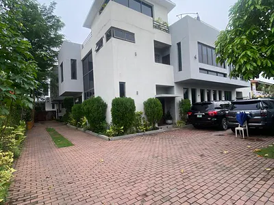 4 Bed