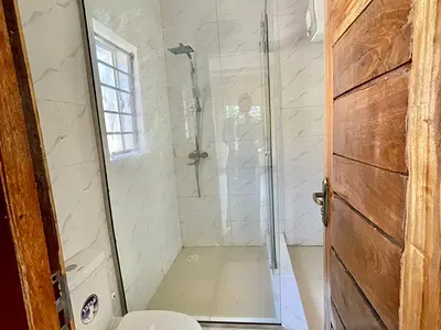 Beautiful Luxury and Fully Serviced (1) One Bedroom Apartment