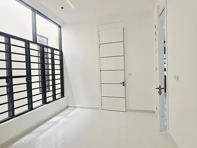 Brand New 5 Bedroom Detached Duplex +pool, Ev Charging Port