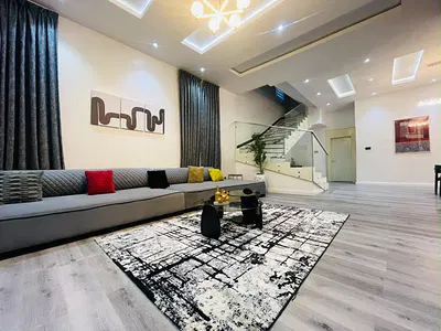 Newly Furnished 3 Bedroom Apartment with a Swimming Pool, Snookernewly