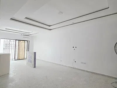 Self Serviced 4 Bedrooms Townhouse