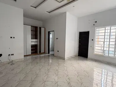 Beautiful 4 Bedroom in a Serene Estate