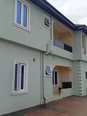 A Luxurious 2 Bedroom Upstairs in a Serene Estate