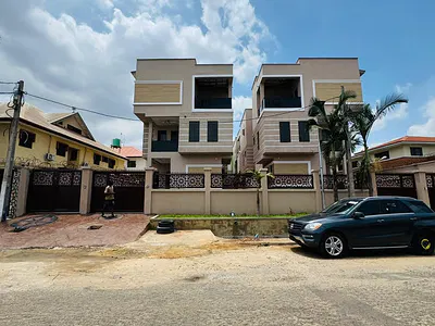 Spaciously Built 5 Bedroom Fully Detached Duplex with a Room BQ