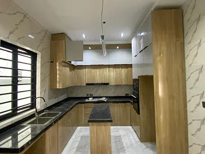 Newly Built 4 Bed Duplex with 1BQ