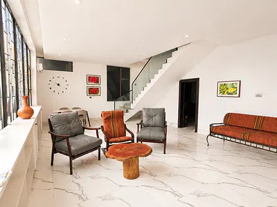 Lovely 3 Bedroom Maisonette with a Gym and Swimming Pool