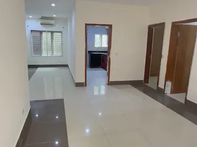 Spacious 2 Bedroom Flat with Large Kitchen