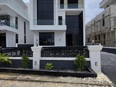 Luxurious 5 Bedroom Detached Duplex with Amazing Facilities — Lekki, Lagos