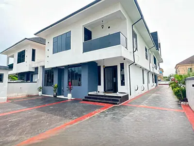 Spaciously Built 5 Bedroom Detached Duplex with BQ, Cinema & Inverter