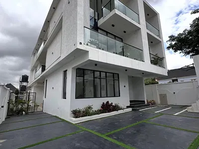 Brand New Luxury 5 Bedroom Smart Home with BQ