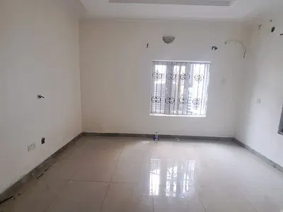 Luxury and Spacious 2 Bed Apartment in a Secured Area