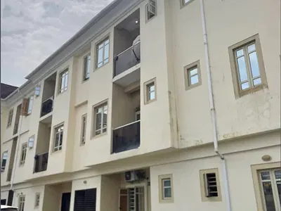 Spacious 2 Bedroom Flat