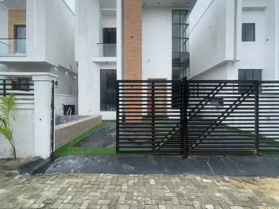 Amazing 4 Bedroom Duplex with a Pool, BQ, Call to Access