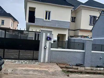 Sharp 3 Bedroom Flat