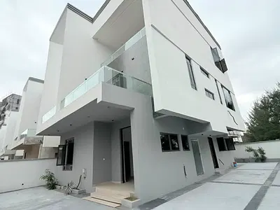 Brand New Ensuit 5 Bedroom Fully Detached Luxury Duplex with BQ/ Pool — Lekki Phase 1, Lekki, Lagos