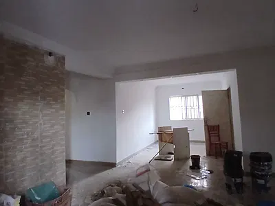 Renovated 2-Bed with New Toilet, Shower and Kitchen Cabinet