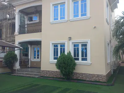 Well Maintained, Luxury 4 Bedroom Fully Detached House + Guest Chalet