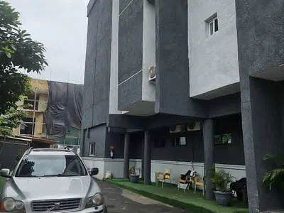 30 Rooms Hotel