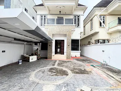 5 Bedroom Fully Detached Duplex