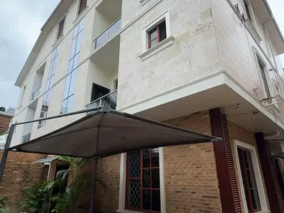Self Serviced 4 Bedroom Contemporary Semi-Detached House