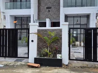 Fantastic 5bedroom Jombo Semi Detach +pool