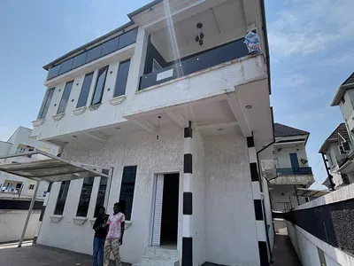 5 Bedroom Fully Detached