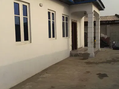 A Unit of 2 Bedroom with a Unit of Room & Palour Self Contained — Ibadan, Oyo