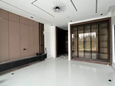 Contemporary 5 Bedroom Fully Detached Duplex in a Classic Estate