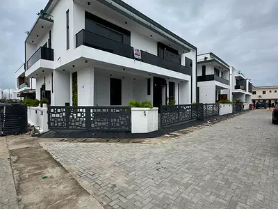 Luxury 5 Bedroom Detached Duplex + Pool, Cinema, BQ