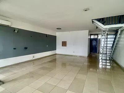 Spacious 3-Bedroom Maisonette in Serene Environment