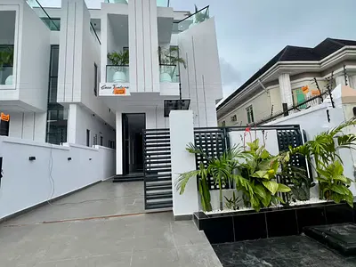 5 Bedroom.detaxhed Duplex with Swimming Pool, Rooftop Terrace & BQ