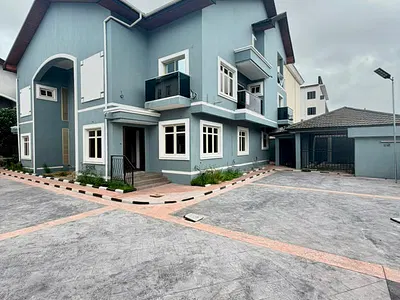 Exquisite 4 Bedroom Detached Spacious Duplex with BQ