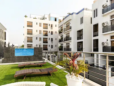 Contemporary 3 Bedroom Apartment with BQ