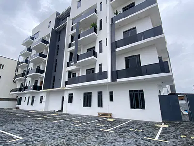 Stunning 2 Bedroom Apartment with an Elevator and a Pool