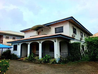 6 Bedroom Detached House