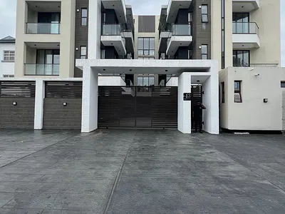 Well Built 3 Bedroom Apartment with Pool & Gym