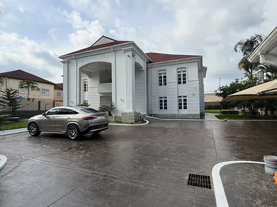 5 Bedroom Detached Duplex 2 Rooms