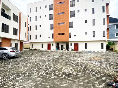 Spacious 3 Bedroom Maisonette with BQ