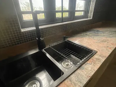 Luxury New Accessible + Modernly Built &fitted Kitchen
