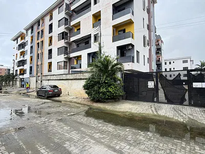 Serviced 2 Bedroom Apartment with En-Suite Rooms