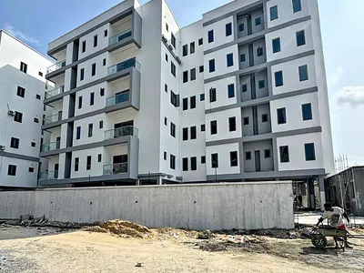 Serviced 3 Bedroom Apartment with Pool Gym & BQ