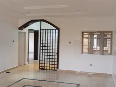 Spacious, Beautifully Finished 2 Bedroom Flat with Guest Toilet