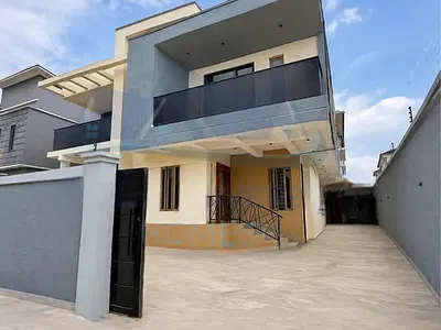 Exquisite 4 Bedroom Detached Duplex with BQ