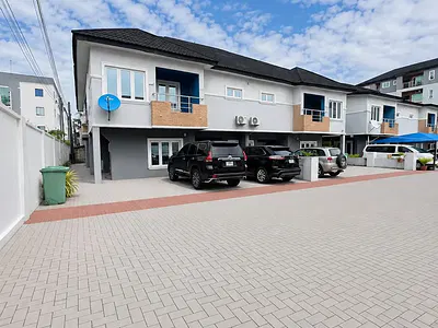 5 Bedroom S/Det Duplex+ Mini Flat BQ