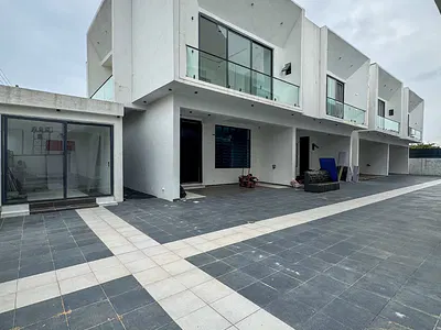 4 Bedroom Terrace with Pool & Gym