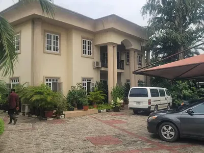 A Manson Sitting on 1200SQM at Maryland Lagos
