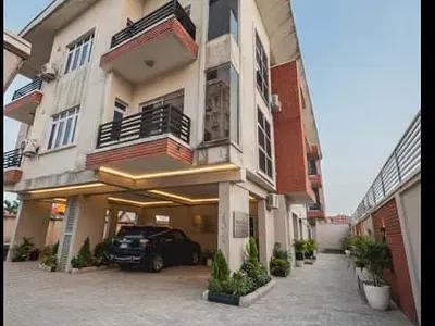 Very Clean 3bedroom Flat at Maryland