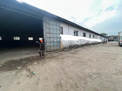 I5, 000SQFT Warehouse